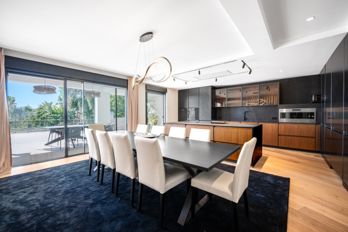 Se vende Villa - Chalet de 5 dormitorios en Costa Del Sol, Málaga, España