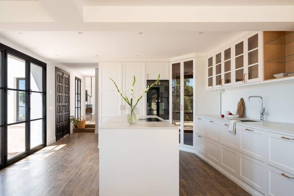 5 Bed Townhouse for sale in Casares Costa Del Sol, Málaga, Spain