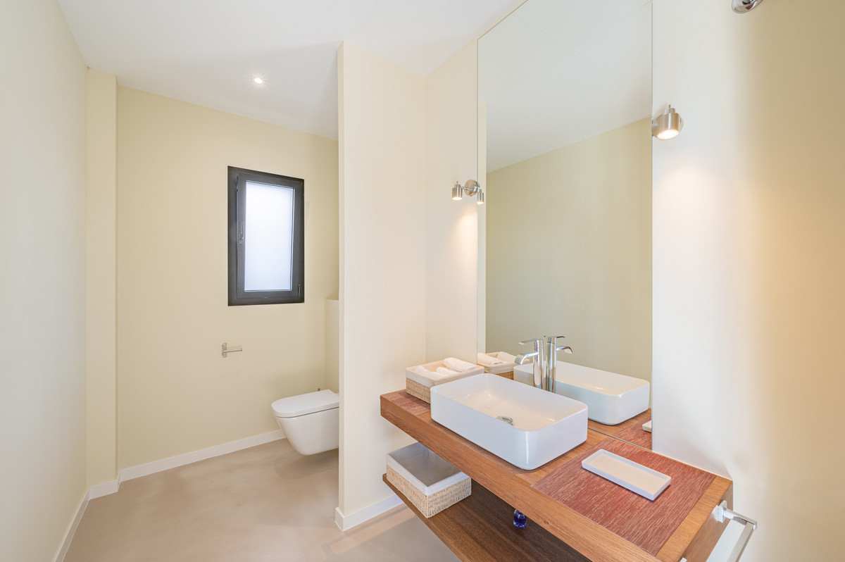 Se vende Villa - Chalet de 6 dormitorios en Costa Del Sol, Málaga, España