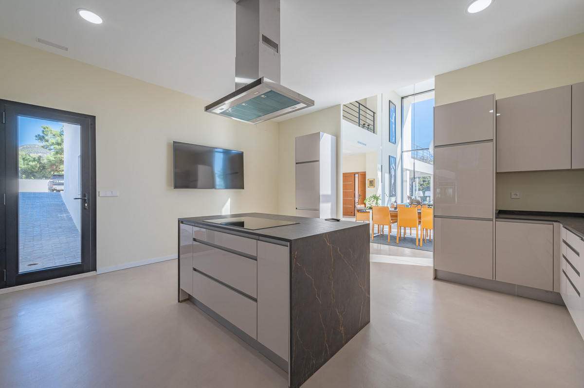 Se vende Villa - Chalet de 6 dormitorios en Costa Del Sol, Málaga, España