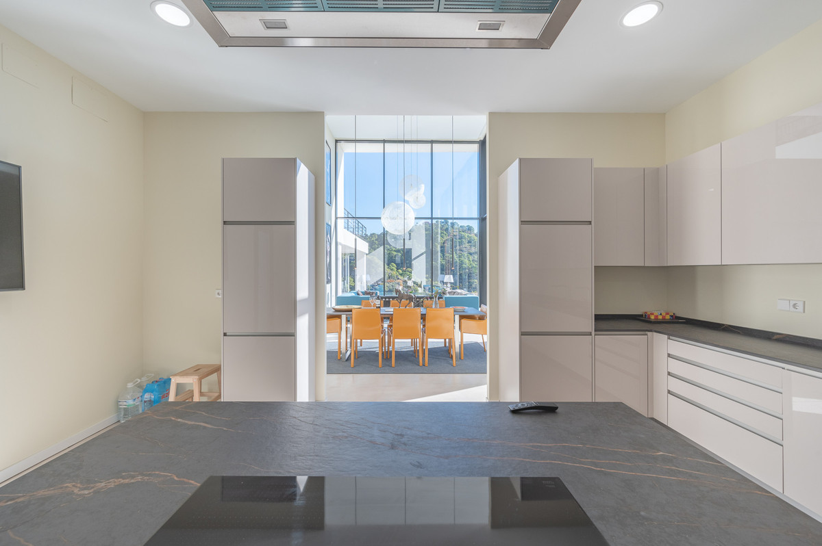 Se vende Villa - Chalet de 6 dormitorios en Costa Del Sol, Málaga, España