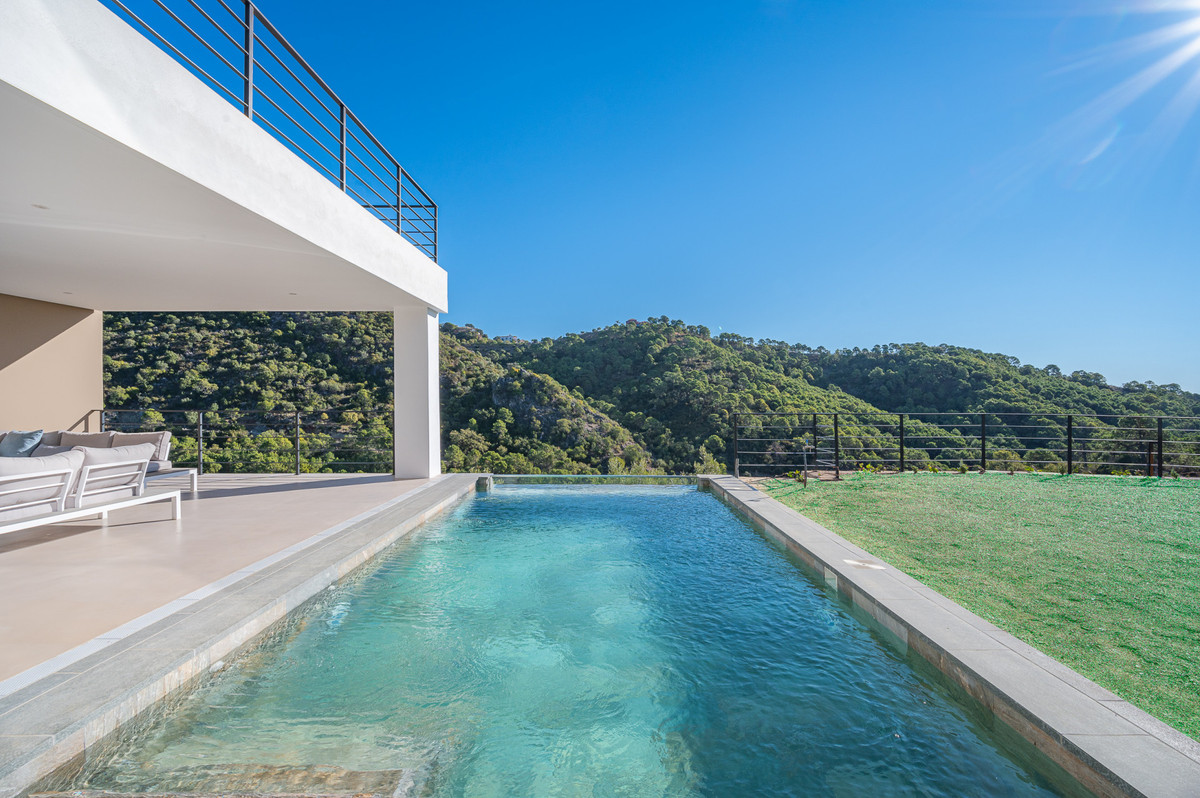 Se vende Villa - Chalet de 6 dormitorios en Costa Del Sol, Málaga, España