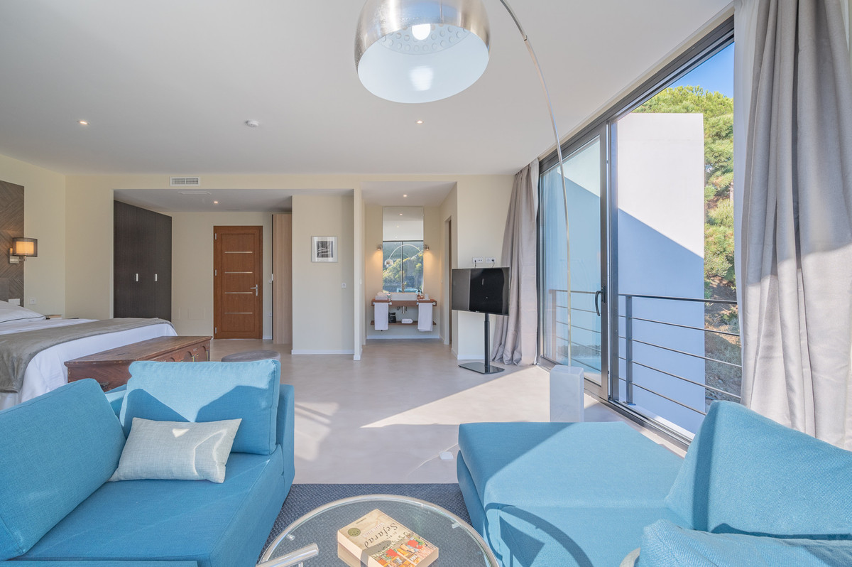 Se vende Villa - Chalet de 6 dormitorios en Costa Del Sol, Málaga, España