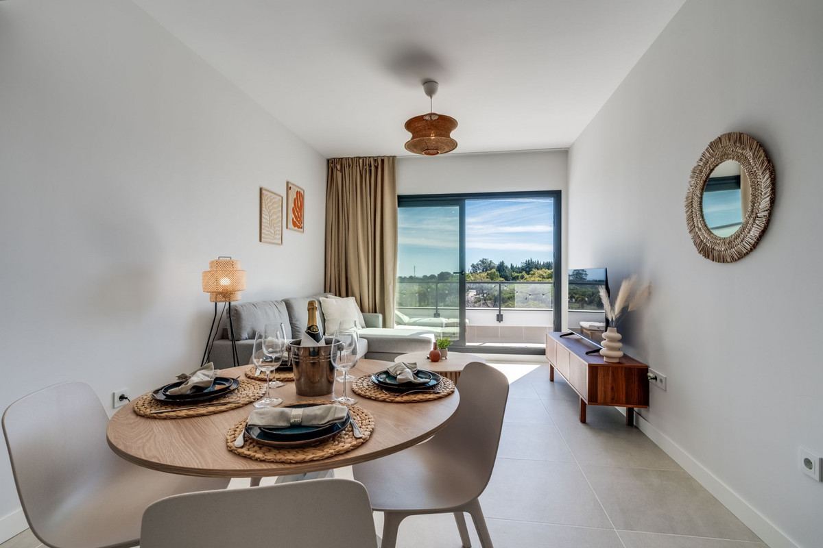 1 Bed Apartment for sale in Selwo Costa Del Sol, Málaga, Spain