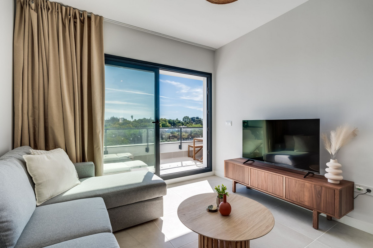 1 Bed Apartment for sale in Selwo Costa Del Sol, Málaga, Spain
