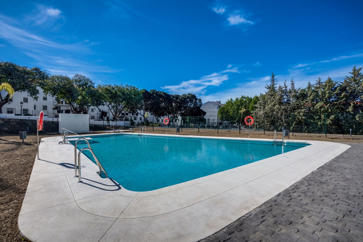 1 Bed Apartment for sale in Selwo Costa Del Sol, Málaga, Spain