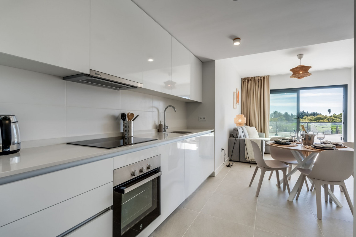 1 Bed Apartment for sale in Selwo Costa Del Sol, Málaga, Spain