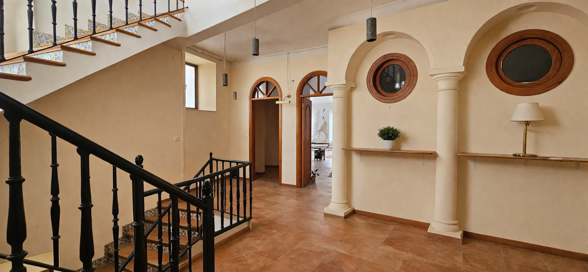 5 Bed Townhouse for sale in Gaucín Costa Del Sol, Málaga, Spain