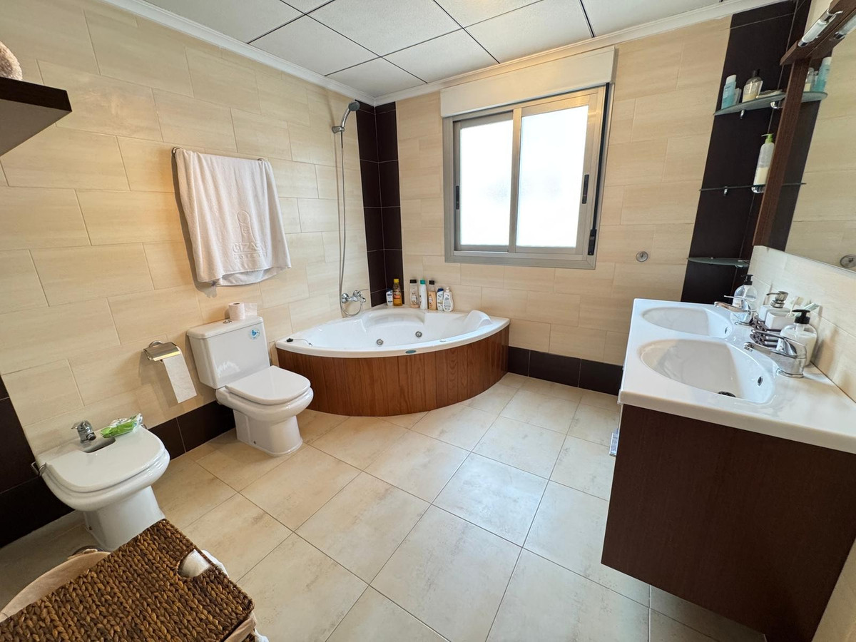 3 Bed Townhouse for sale in Guardamar Del Segura Costa Blanca, Alicante, Spain