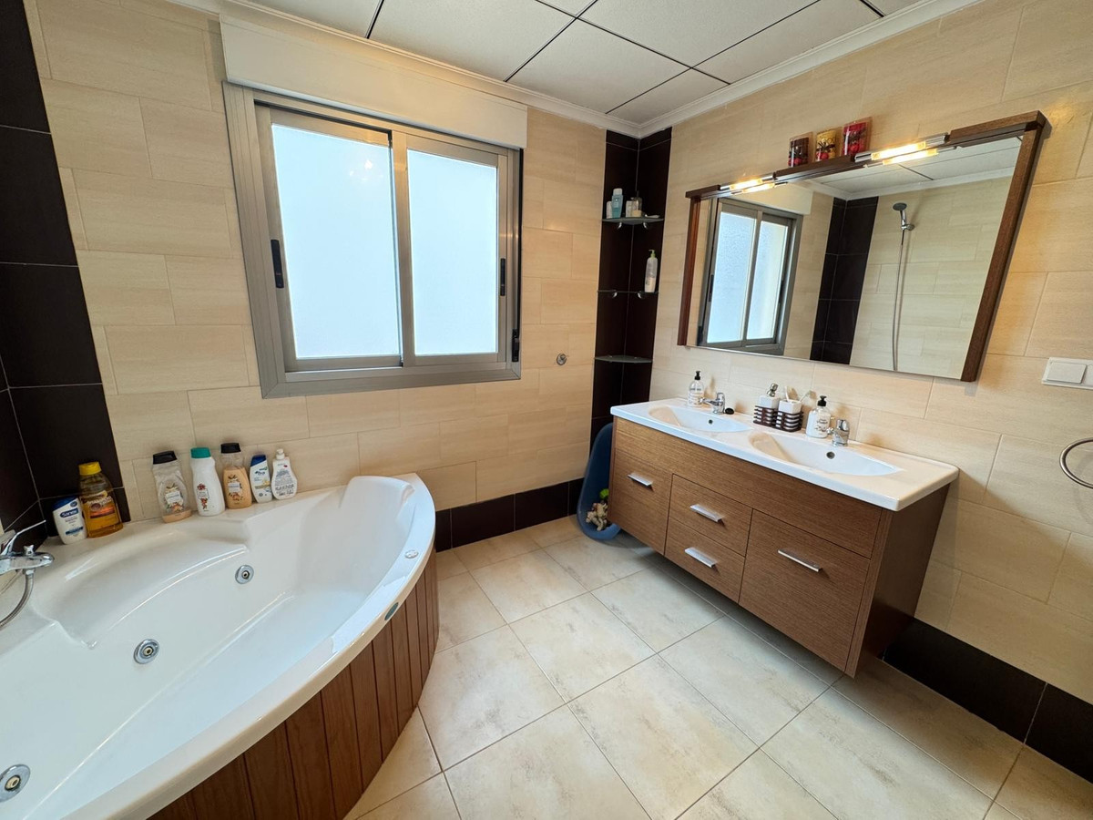 3 Bed Townhouse for sale in Guardamar Del Segura Costa Blanca, Alicante, Spain