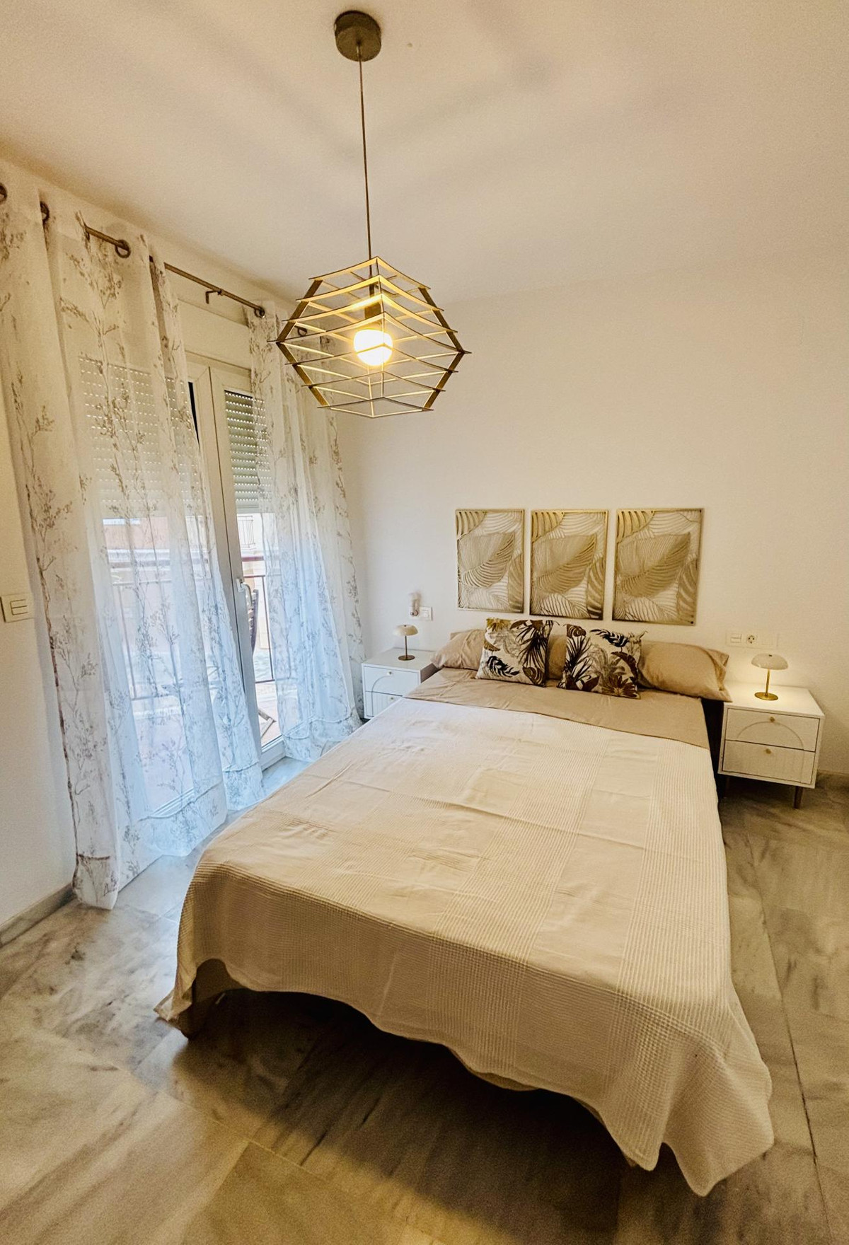 Se vende Apartamento Planta Baja de 4 dormitorios en Costa Del Sol, Málaga, España