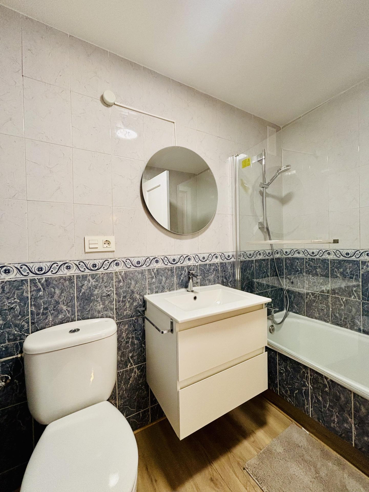 Se vende Apartamento Planta Baja de 4 dormitorios en Costa Del Sol, Málaga, España