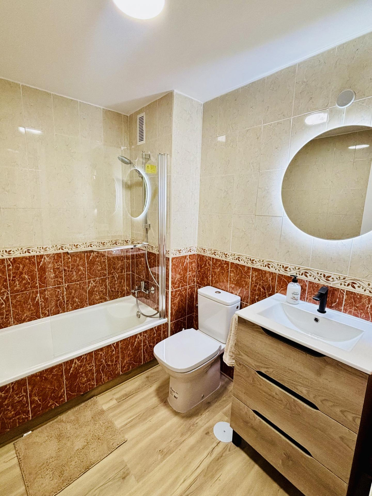 Se vende Apartamento Planta Baja de 4 dormitorios en Costa Del Sol, Málaga, España
