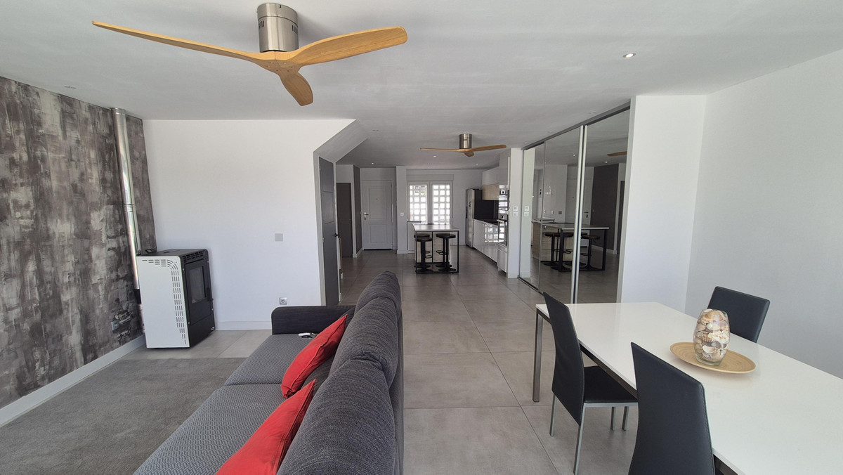 Se vende Villa - Chalet de 5 dormitorios en Costa Del Sol, Málaga, España