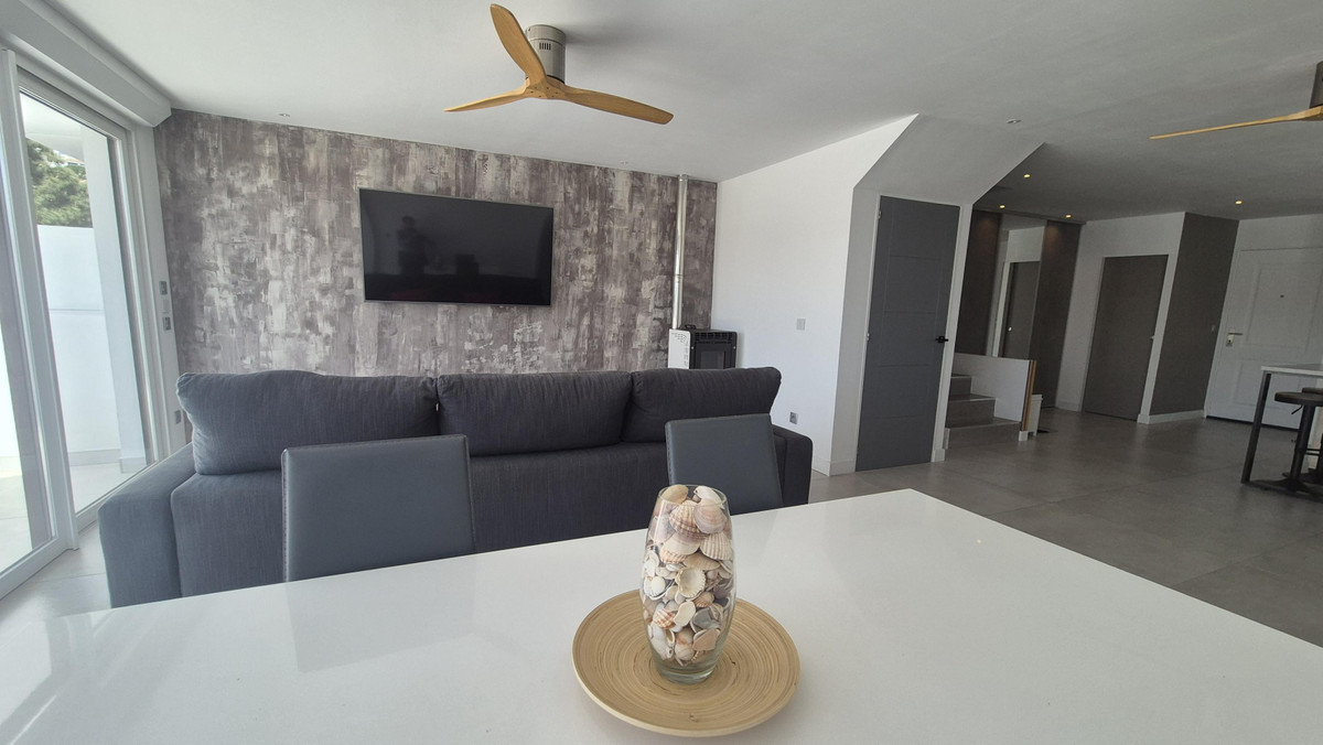 Se vende Villa - Chalet de 5 dormitorios en Costa Del Sol, Málaga, España