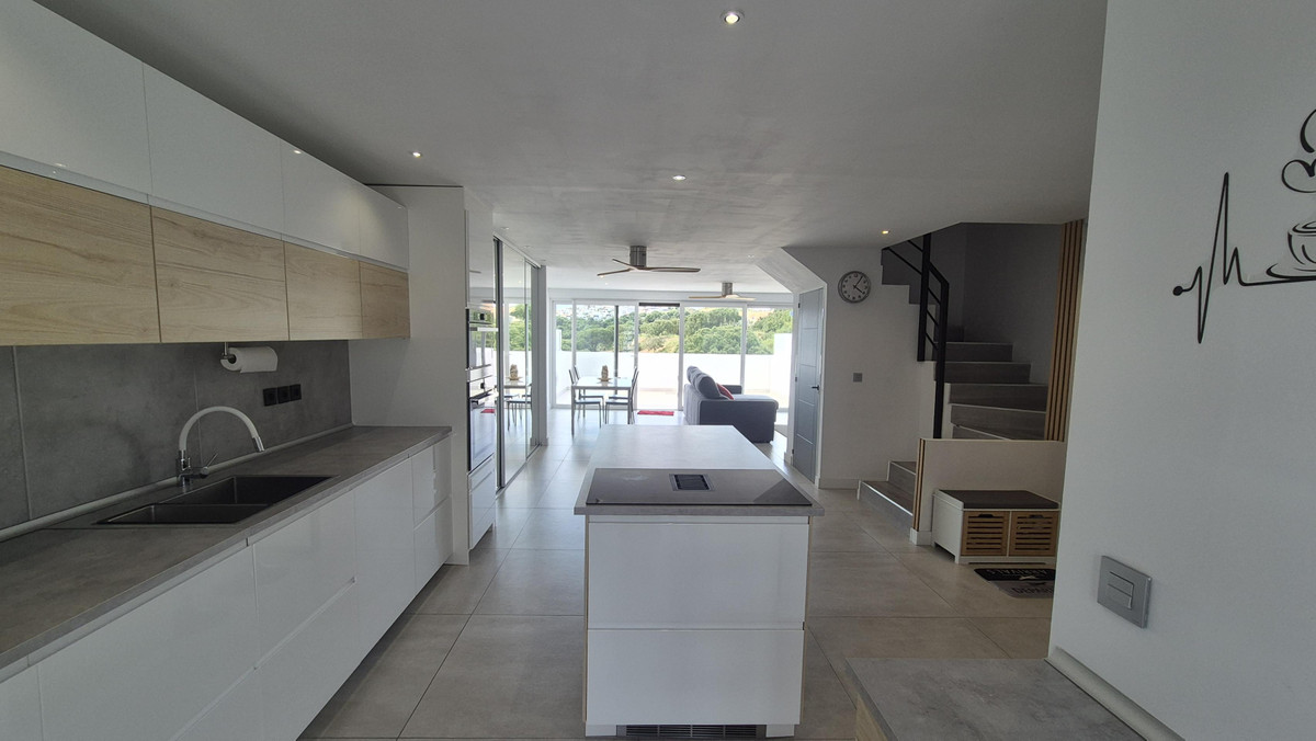 Se vende Villa - Chalet de 5 dormitorios en Costa Del Sol, Málaga, España