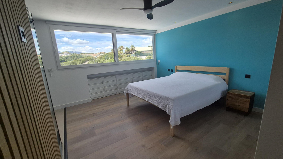 Se vende Villa - Chalet de 5 dormitorios en Costa Del Sol, Málaga, España