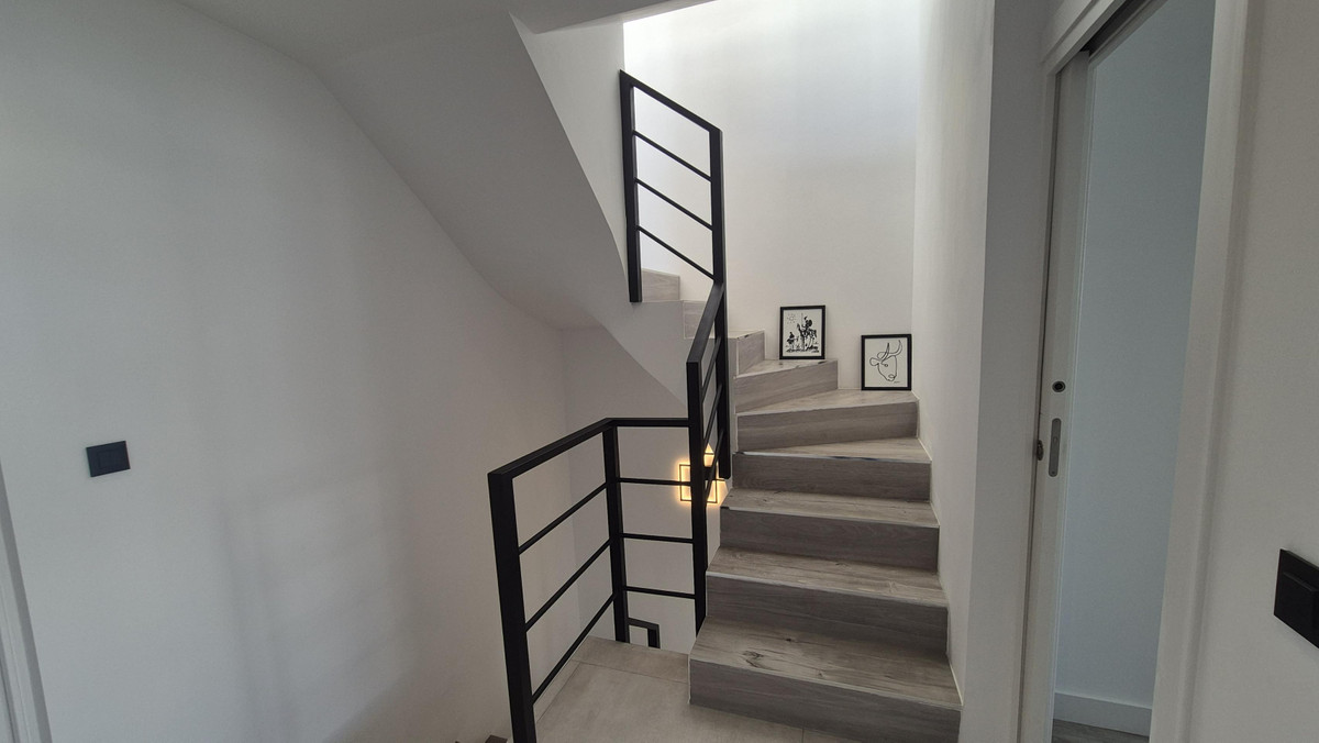 Se vende Villa - Chalet de 5 dormitorios en Costa Del Sol, Málaga, España