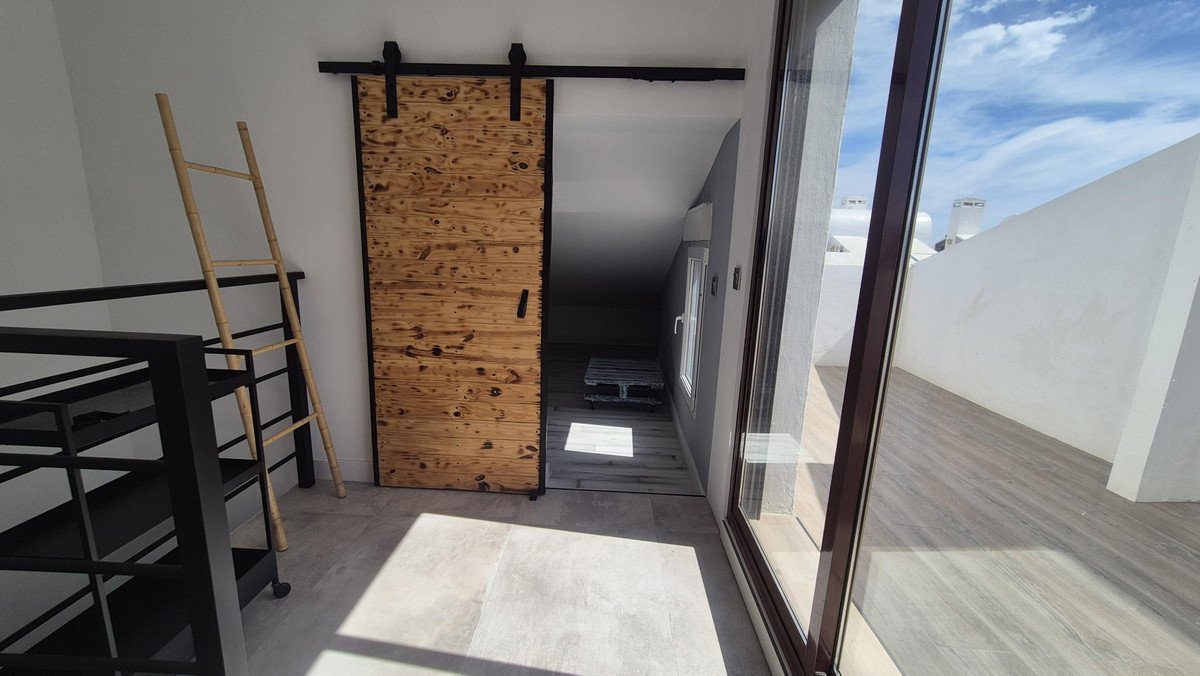 Se vende Villa - Chalet de 5 dormitorios en Costa Del Sol, Málaga, España