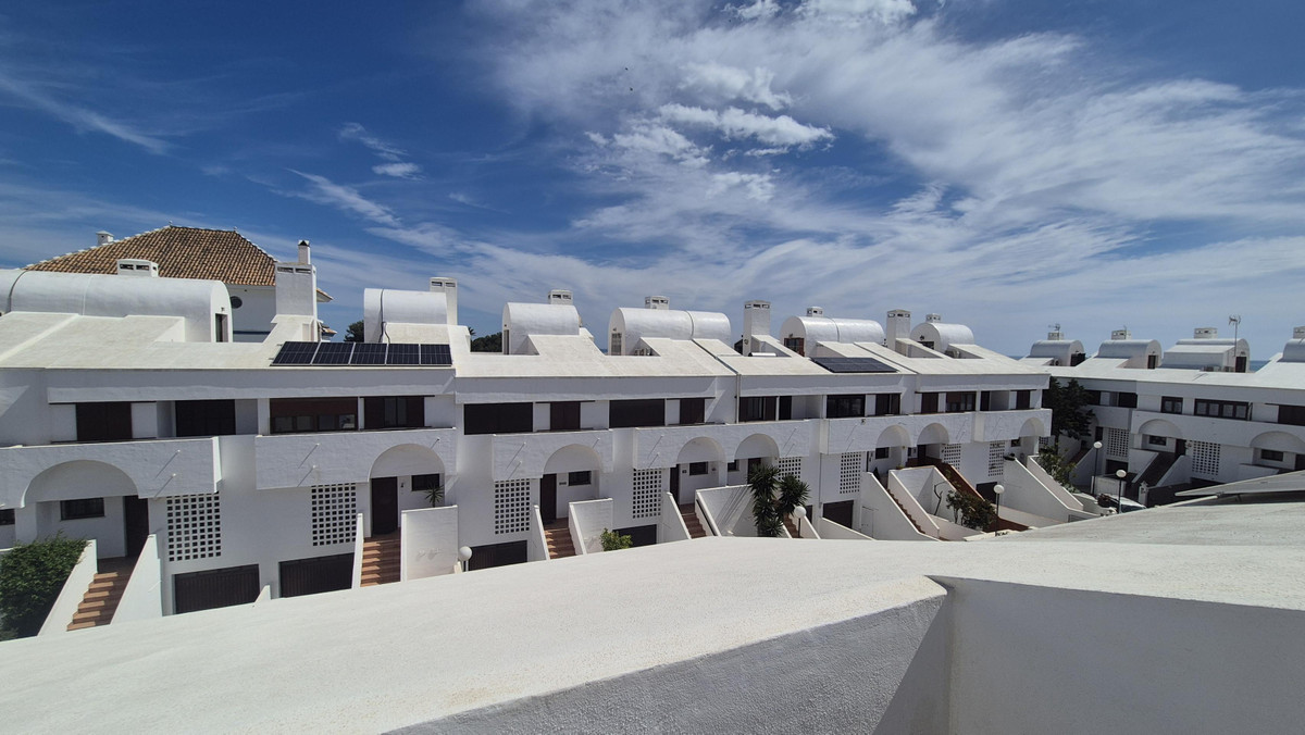 Se vende Villa - Chalet de 5 dormitorios en Costa Del Sol, Málaga, España