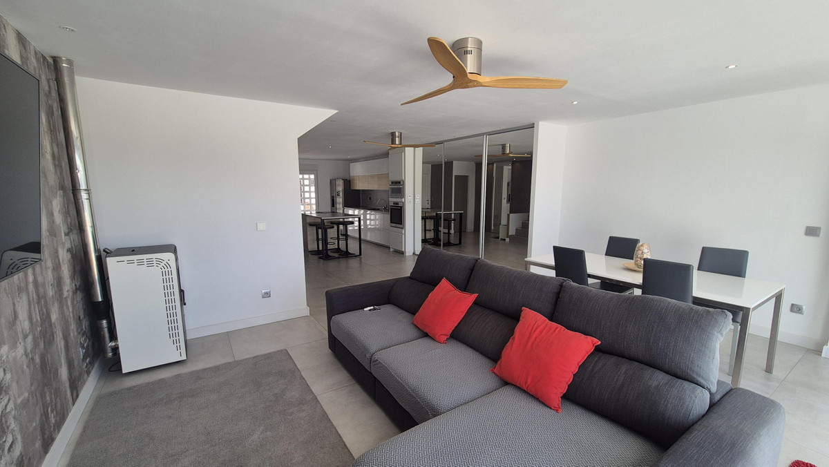 Se vende Villa - Chalet de 5 dormitorios en Costa Del Sol, Málaga, España