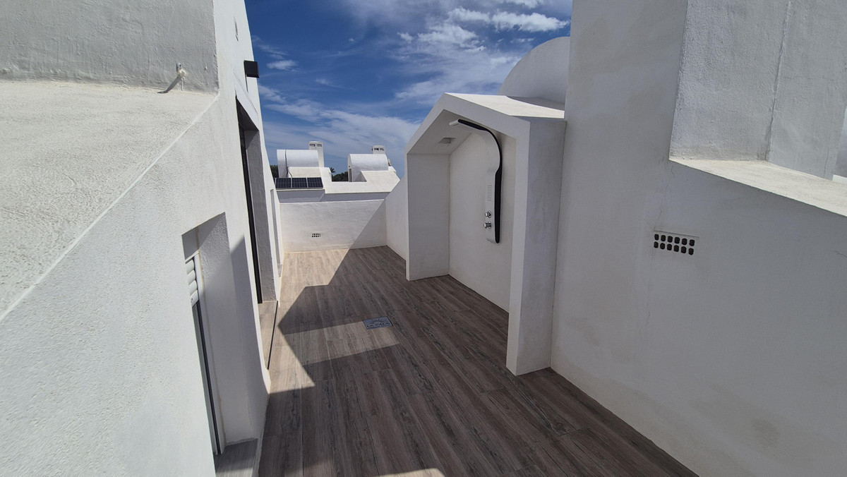 Se vende Villa - Chalet de 5 dormitorios en Costa Del Sol, Málaga, España