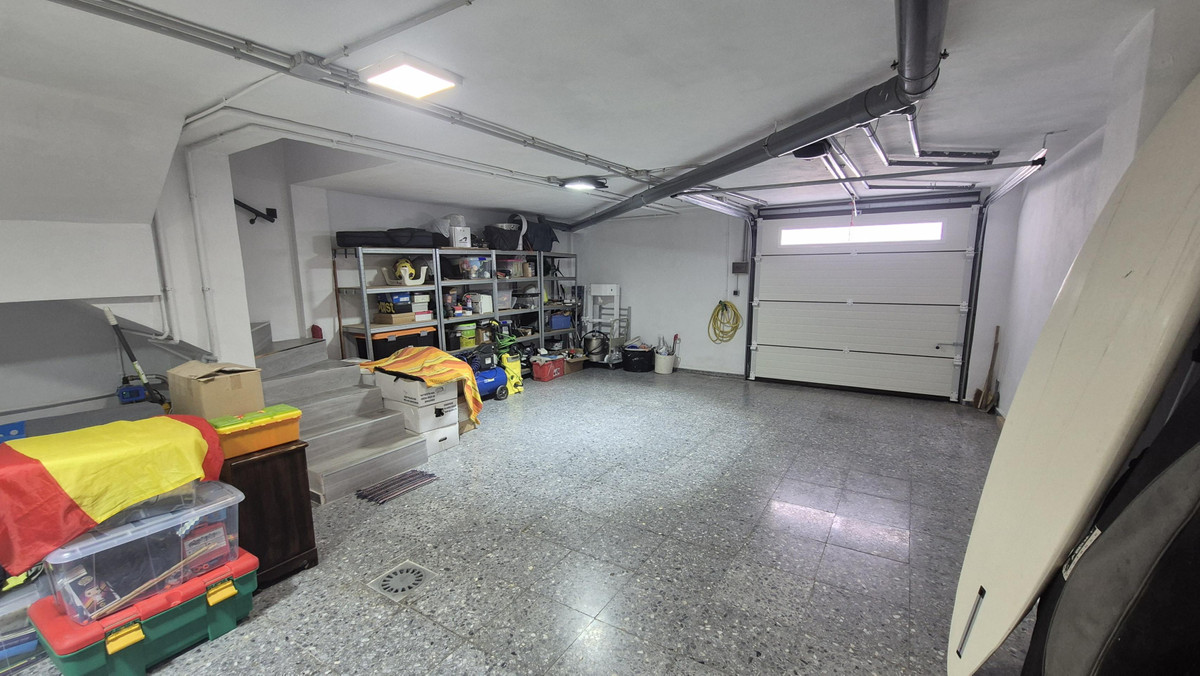 Se vende Villa - Chalet de 5 dormitorios en Costa Del Sol, Málaga, España