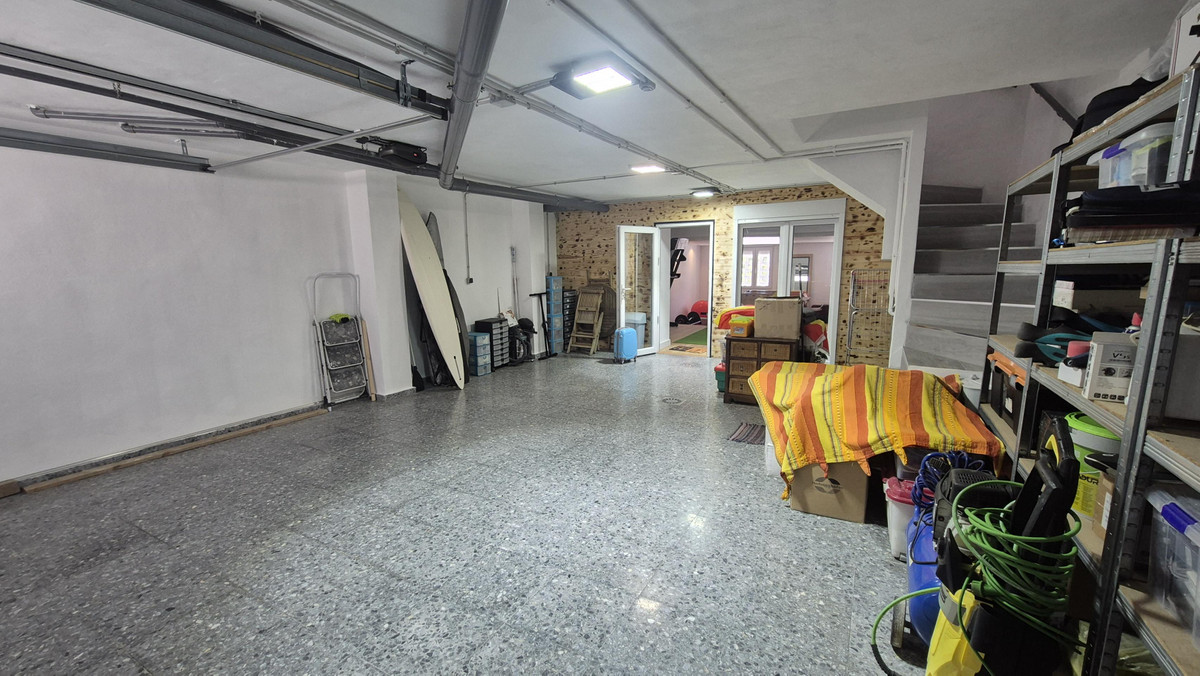 Se vende Villa - Chalet de 5 dormitorios en Costa Del Sol, Málaga, España