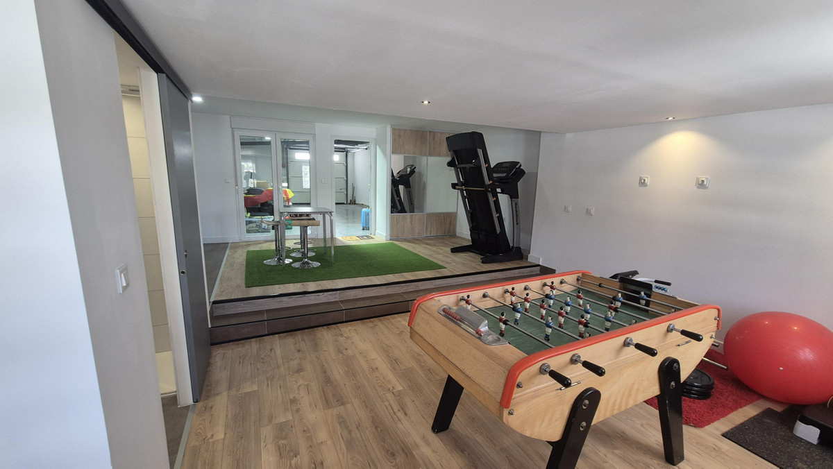 Se vende Villa - Chalet de 5 dormitorios en Costa Del Sol, Málaga, España