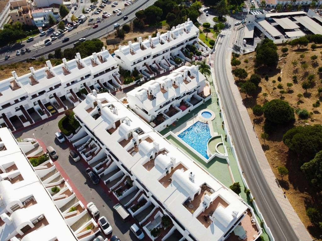 Se vende Villa - Chalet de 5 dormitorios en Costa Del Sol, Málaga, España