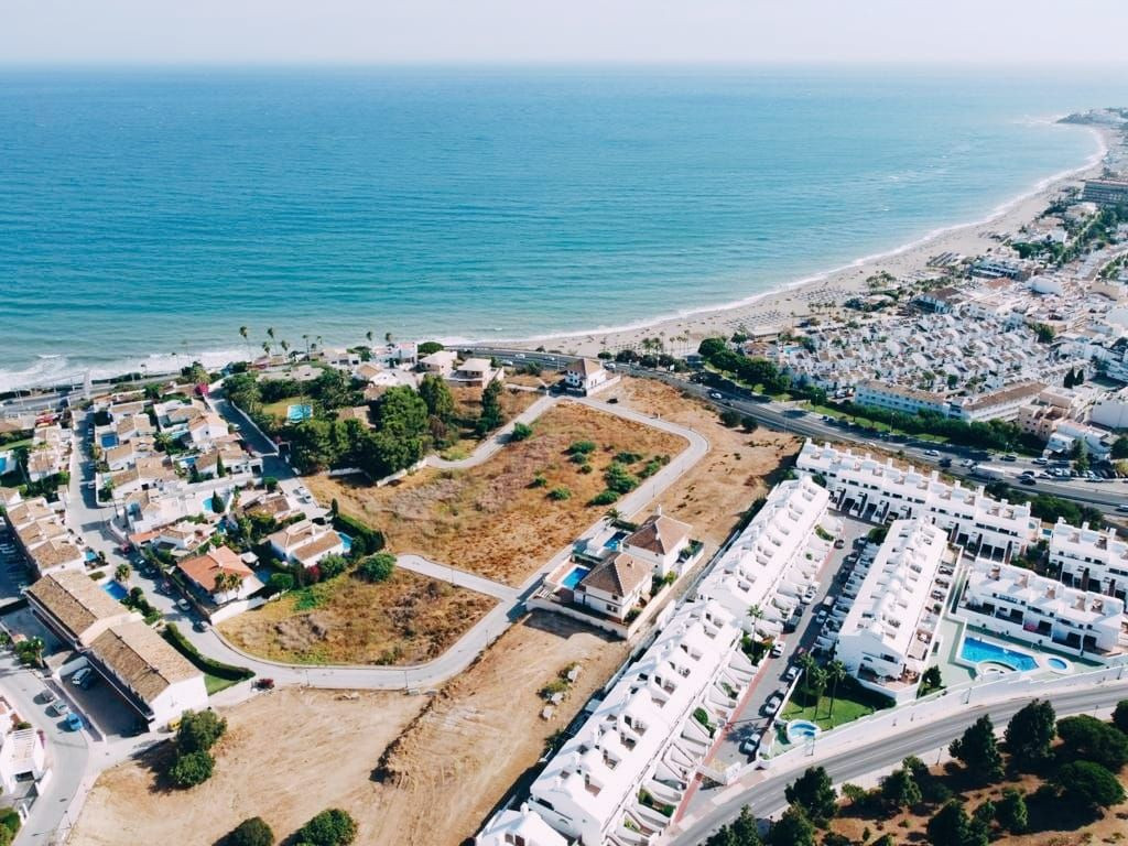 Se vende Villa - Chalet de 5 dormitorios en Costa Del Sol, Málaga, España