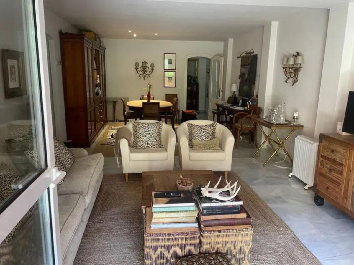 2 Bed Apartment for sale in Nagüeles Costa Del Sol, Málaga, Spain