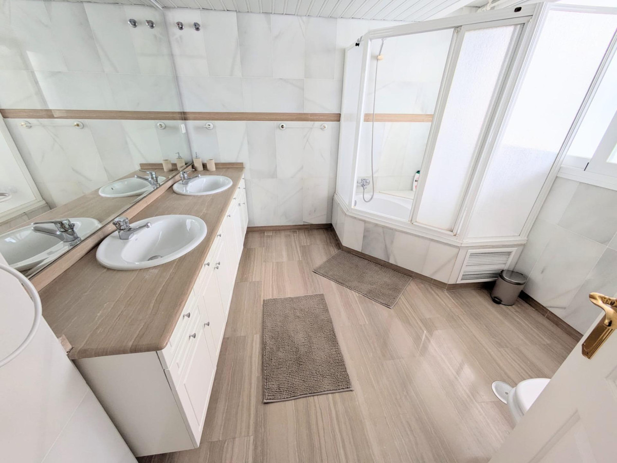 3 Bed Apartment for sale in Benalmadena Costa Del Sol, Málaga, Spain