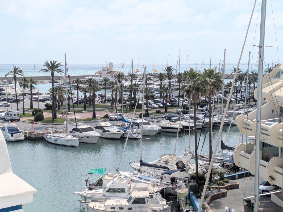3 Bed Apartment for sale in Benalmadena Costa Del Sol, Málaga, Spain