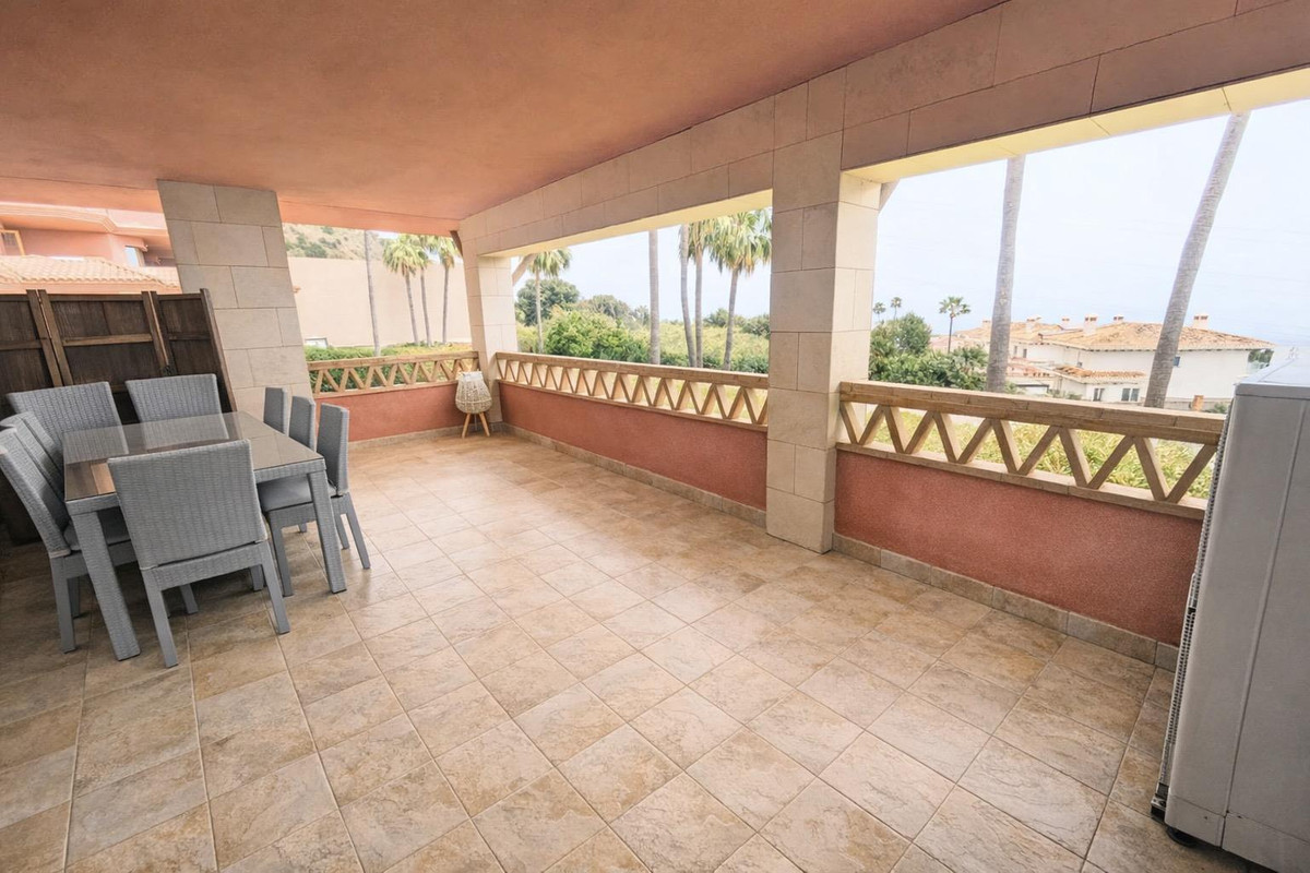 Se vende Apartamento Planta Media de 3 dormitorios en Costa Del Sol, Málaga, España