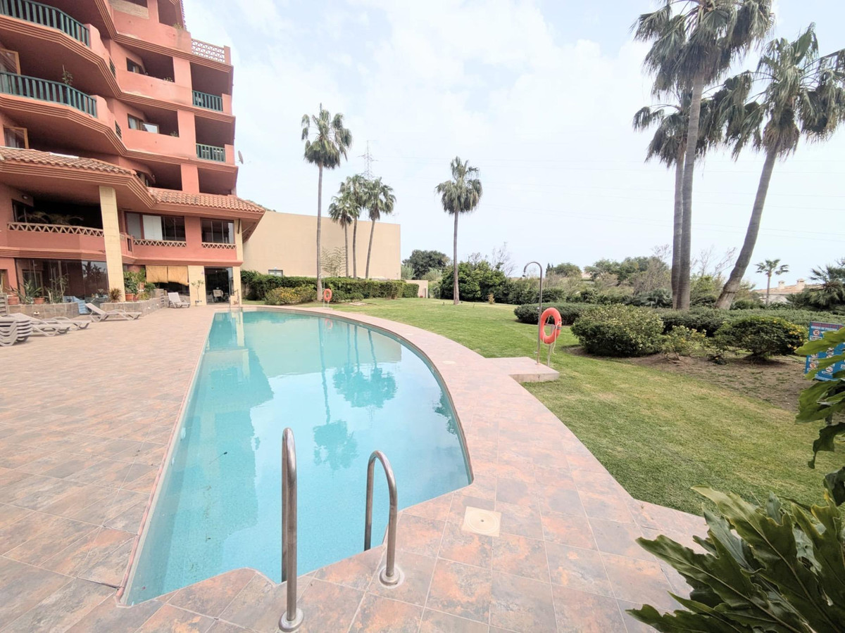 Se vende Apartamento Planta Media de 3 dormitorios en Costa Del Sol, Málaga, España