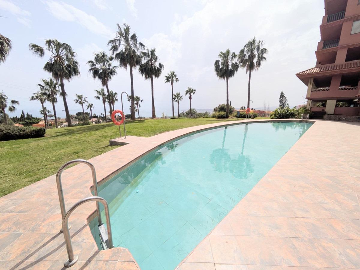 Se vende Apartamento Planta Media de 3 dormitorios en Costa Del Sol, Málaga, España