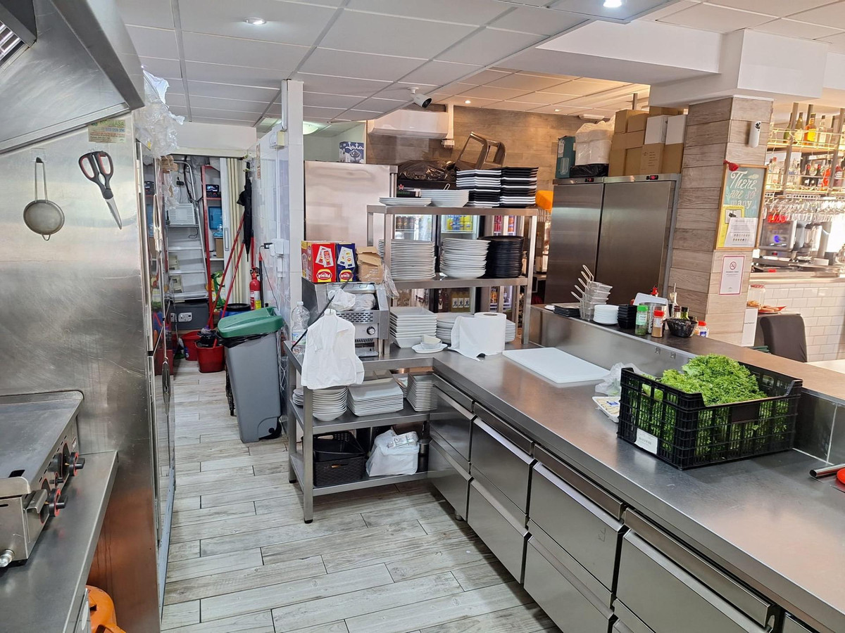 Se vende Local comercial  en Costa Del Sol, Málaga, España