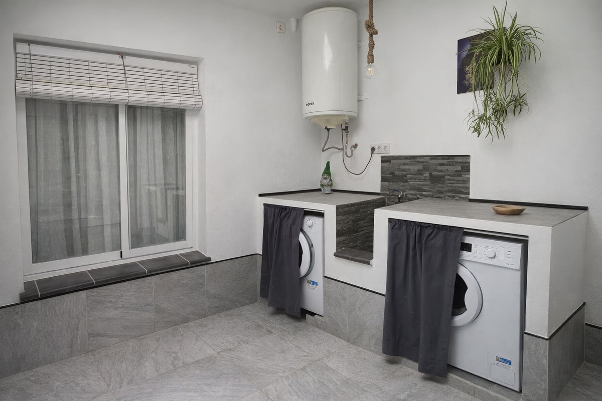3 Bed Apartment for sale in Alhaurín El Grande Costa Del Sol, Málaga, Spain
