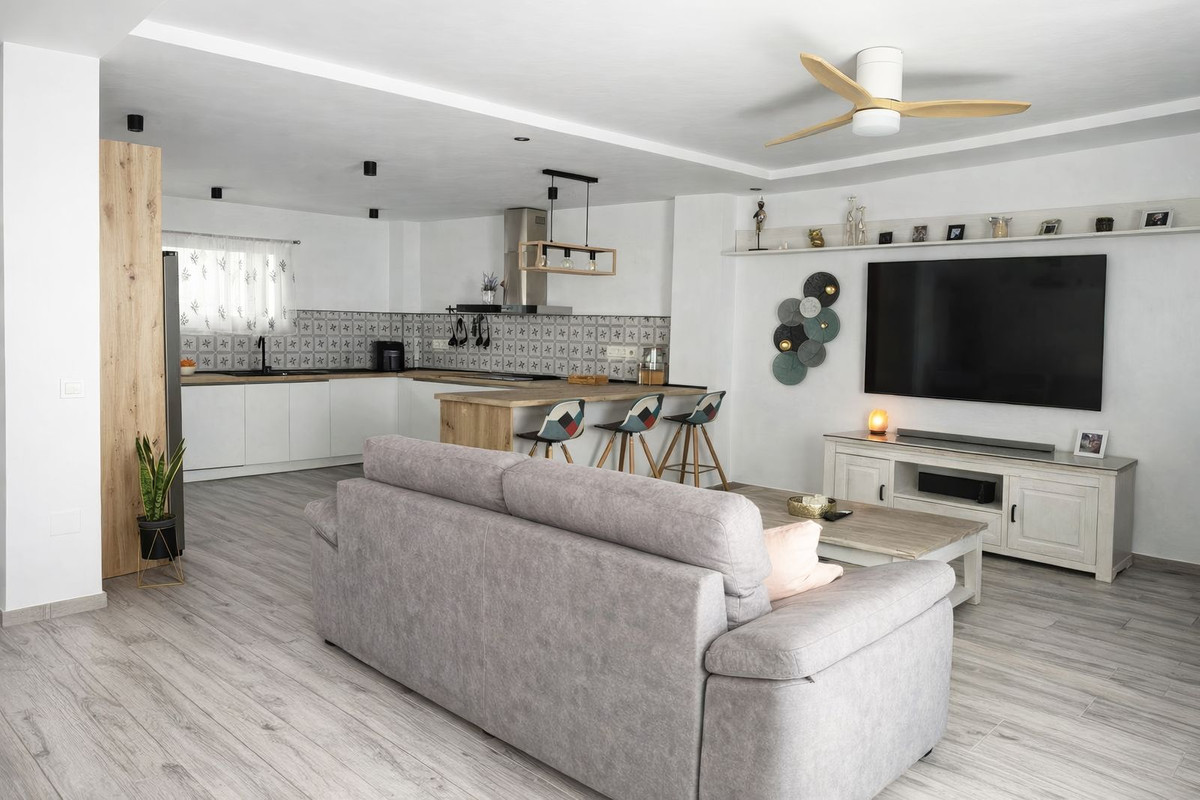 3 Bed Apartment for sale in Alhaurín El Grande Costa Del Sol, Málaga, Spain