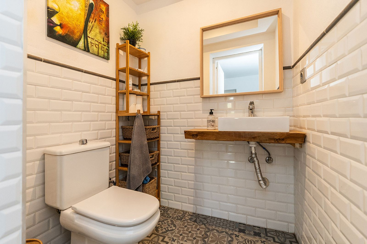 Se vende Villa - Chalet de 6 dormitorios en Costa Del Sol, Málaga, España