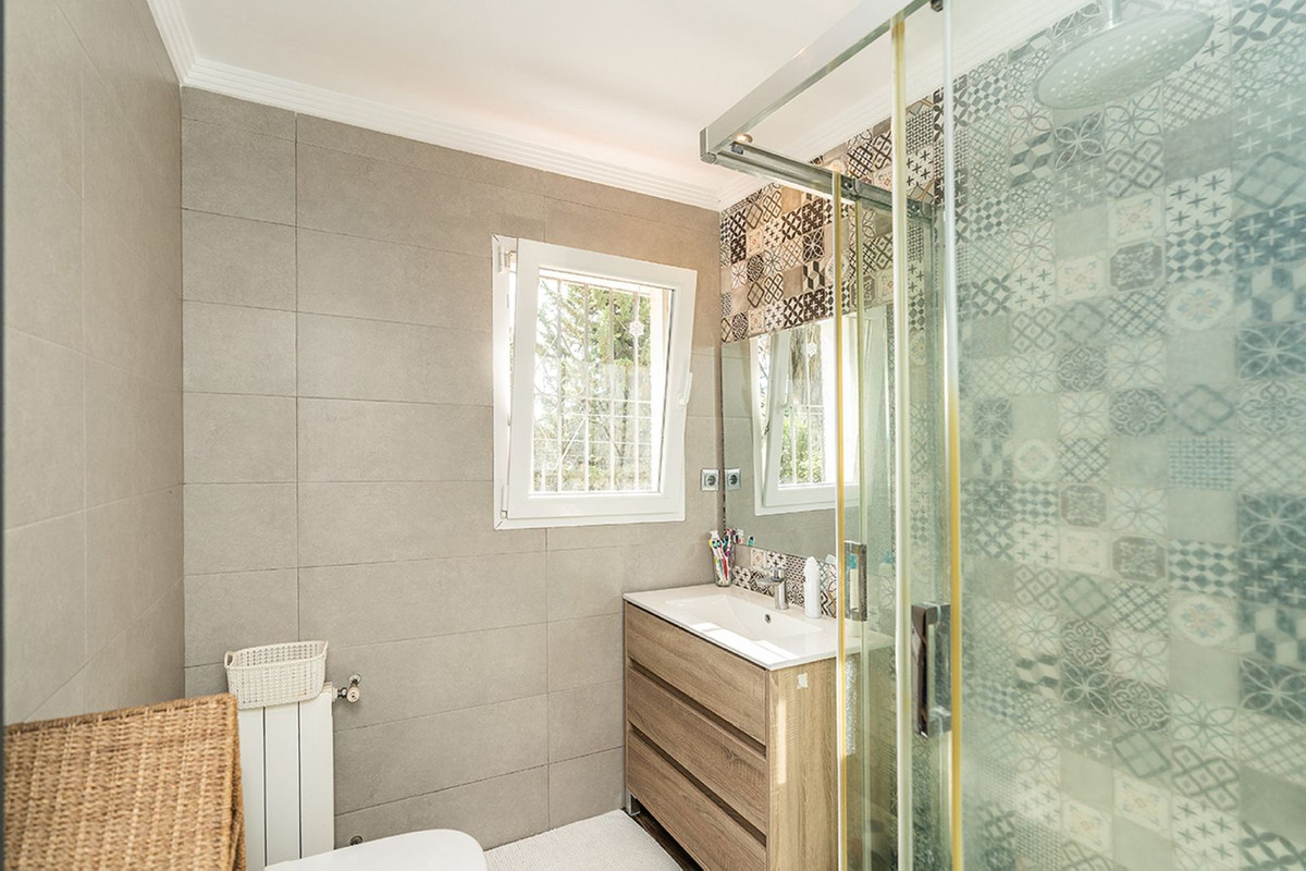 Se vende Villa - Chalet de 6 dormitorios en Costa Del Sol, Málaga, España