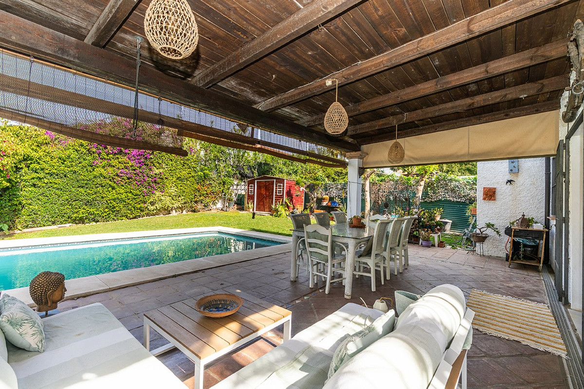 Se vende Villa - Chalet de 6 dormitorios en Costa Del Sol, Málaga, España