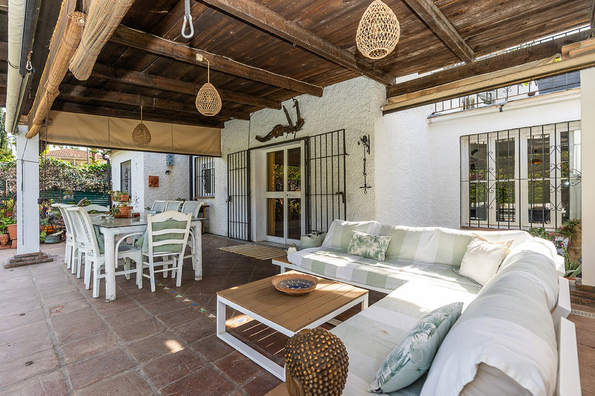 Se vende Villa - Chalet de 6 dormitorios en Costa Del Sol, Málaga, España