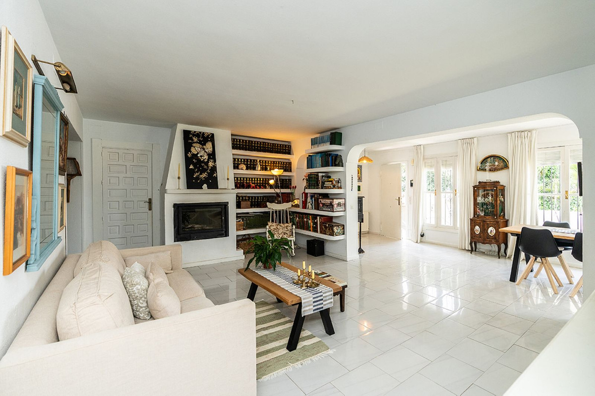Se vende Villa - Chalet de 6 dormitorios en Costa Del Sol, Málaga, España