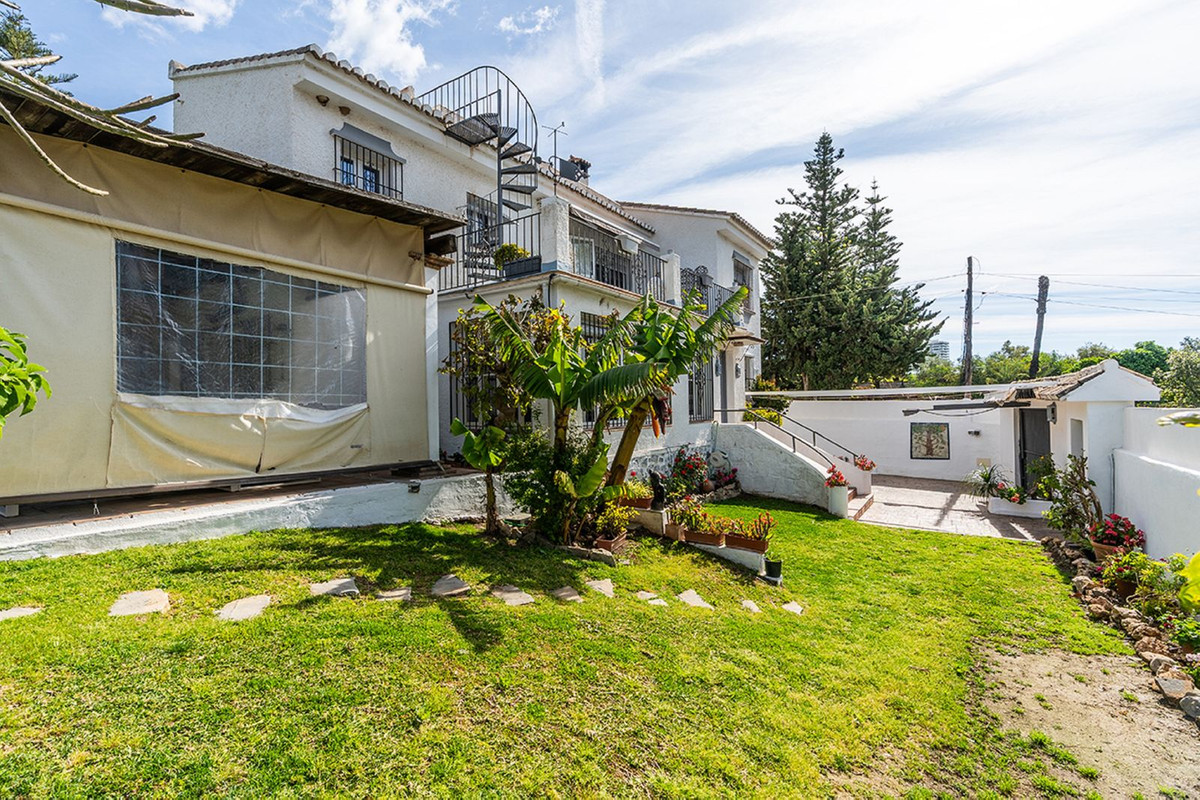 Se vende Villa - Chalet de 6 dormitorios en Costa Del Sol, Málaga, España