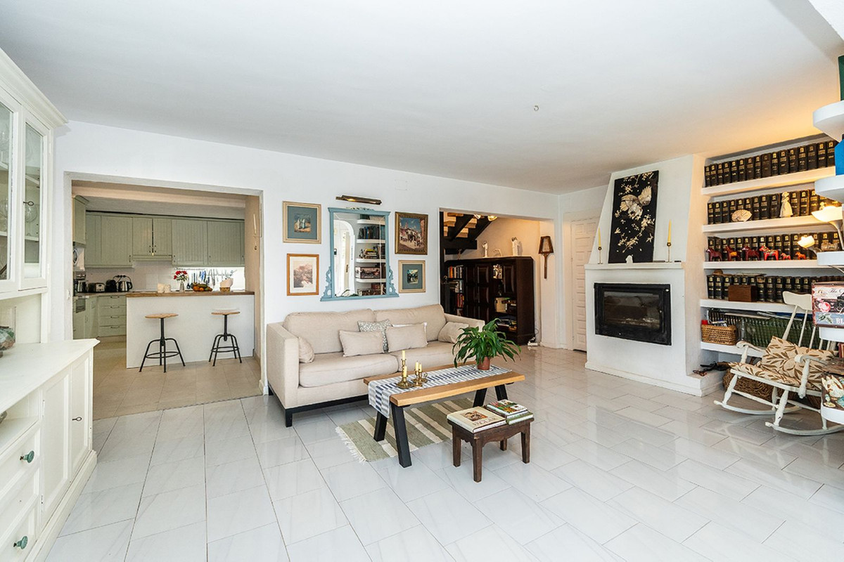 Se vende Villa - Chalet de 6 dormitorios en Costa Del Sol, Málaga, España