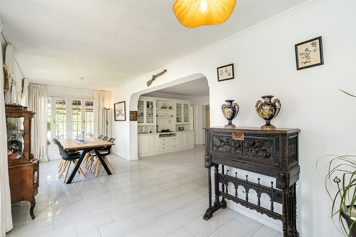 Se vende Villa - Chalet de 6 dormitorios en Costa Del Sol, Málaga, España