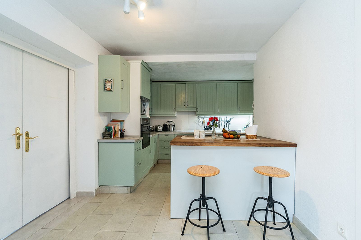 Se vende Villa - Chalet de 6 dormitorios en Costa Del Sol, Málaga, España