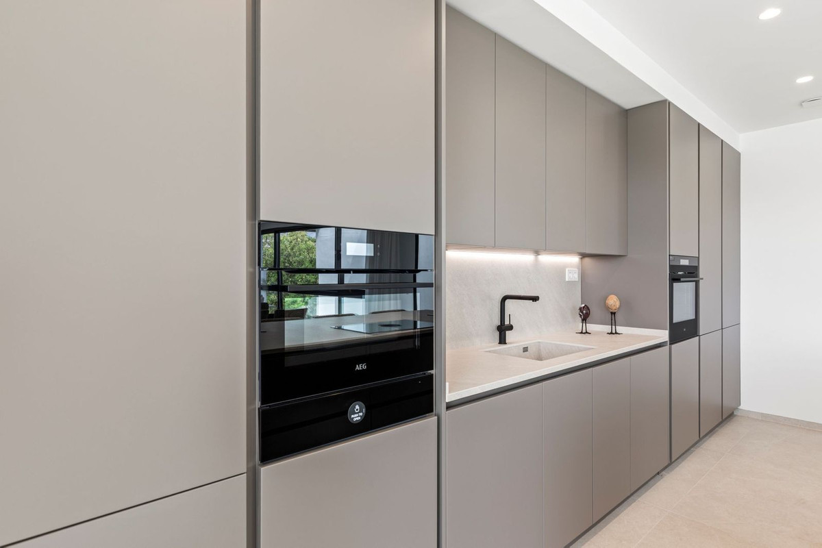 Se vende Villa - Chalet de 6 dormitorios en Costa Del Sol, Málaga, España